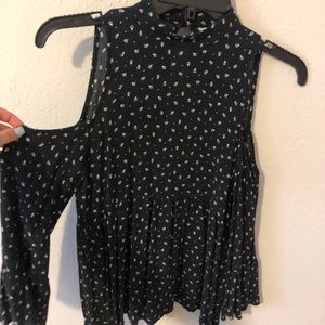 american eagle off-the shoulder blouse
